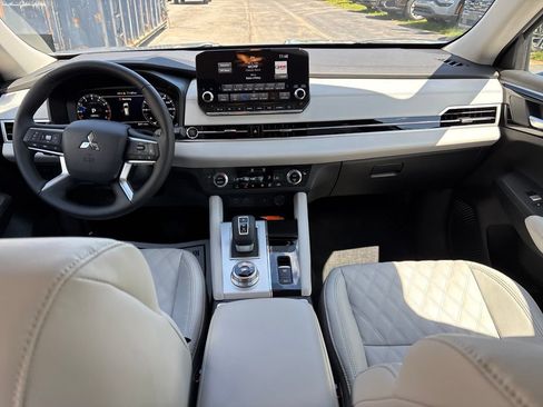 Used 2024 Mitsubishi Outlander SEL FWD image 27