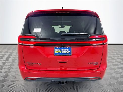 New 2026 Chrysler Pacifica Limited w/ S Appearance Package image 5