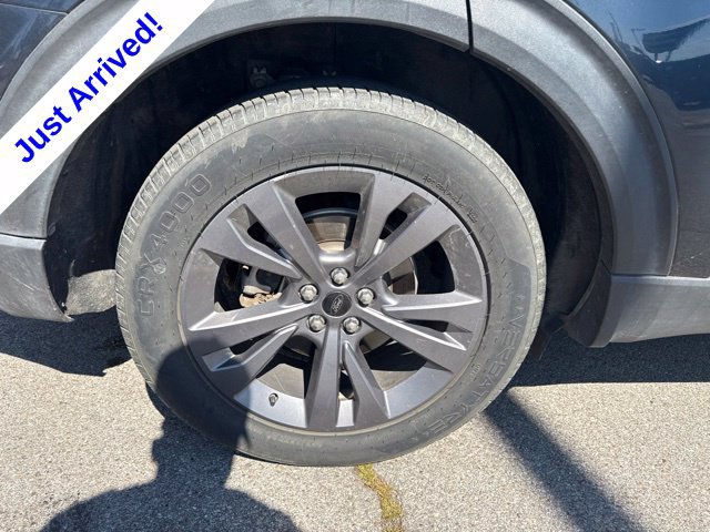 Used 2022 Ford Explorer XLT w/ Equipment Group 202A RWD image 16