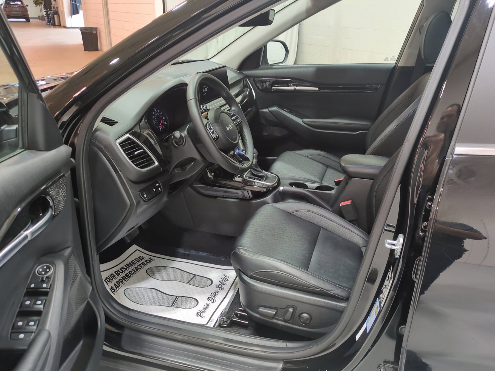 Certified 2023 Kia Seltos EX AWD/4WD image 15