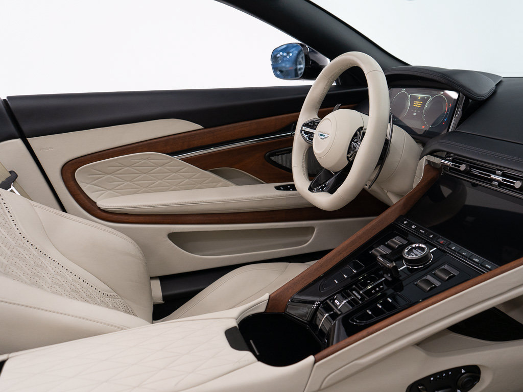 Used 2024 Aston Martin DB12 Convertible RWD image 32