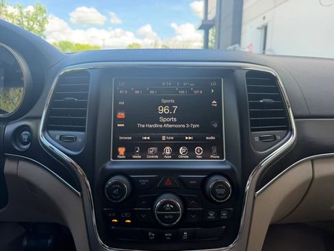 Used 2015 Jeep Grand Cherokee Overland image 32