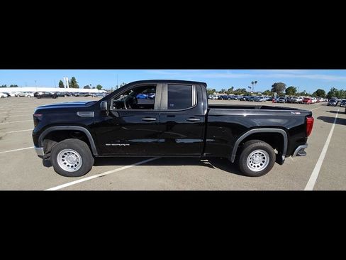 Used 2023 GMC Sierra 1500 Pro w/ X31 Off-Road Package AWD/4WD image 3