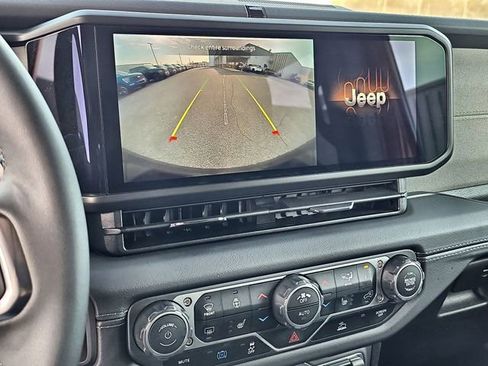 Used 2025 Jeep Wrangler Sahara 4xe image 26