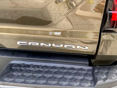 Used 2023 GMC Canyon Denali image 30