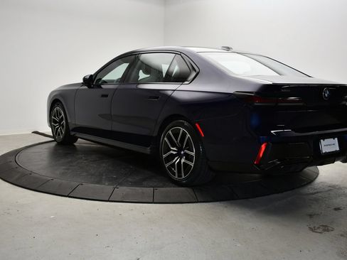 Used 2023 BMW 760i xDrive AWD/4WD image 3