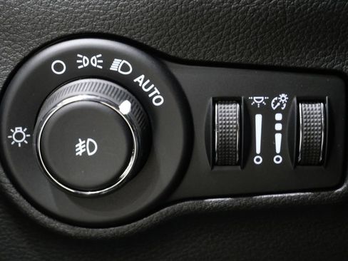 New 2026 Jeep Compass Limited image 14