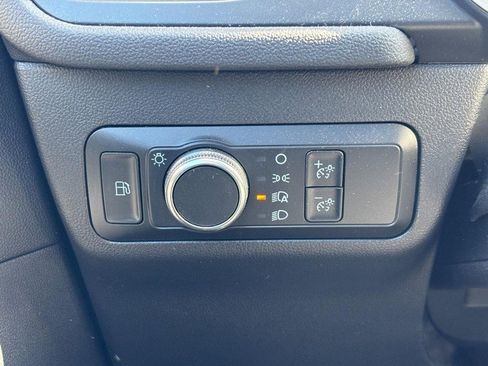 Used 2022 Ford Escape SE w/ Cold Weather Package image 18