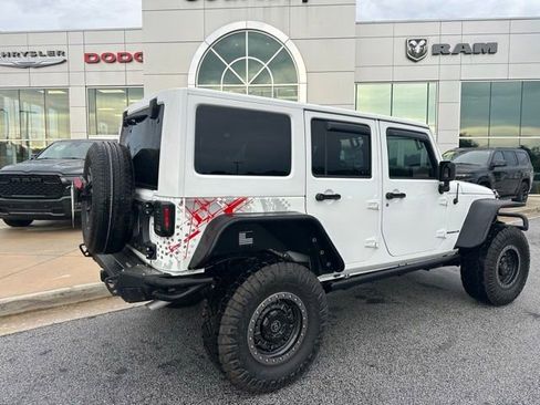 Used 2016 Jeep Wrangler Unlimited Sahara AWD/4WD image 7