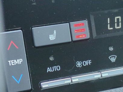 Used 2022 Toyota Avalon XLE w/ Moonroof Package