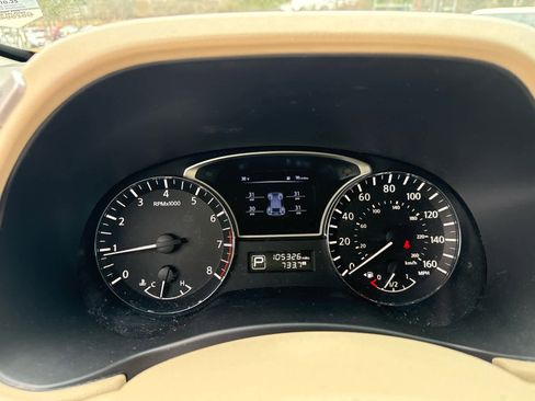 Used 2015 Nissan Pathfinder SV image 7