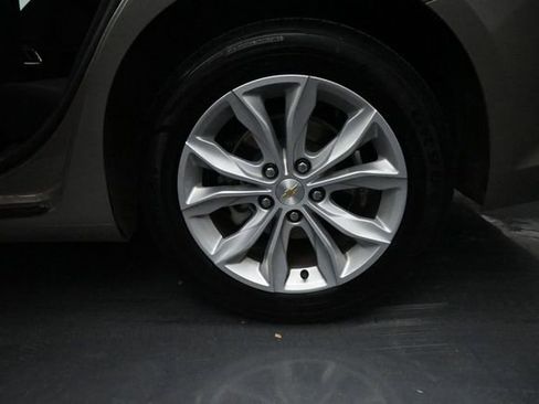 Used 2025 Chevrolet Malibu LT FWD image 12