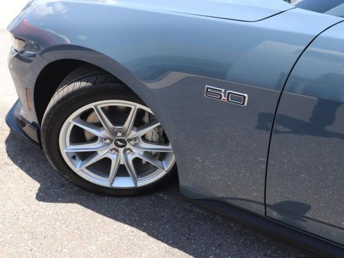 Used 2025 Ford Mustang GT Premium RWD image 3