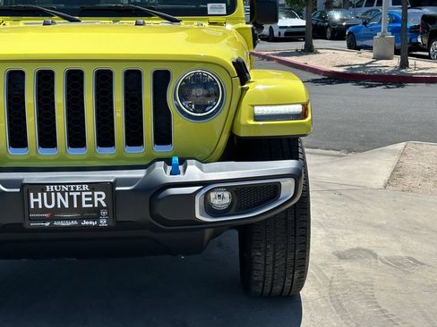 Used 2023 Jeep Wrangler Unlimited Sahara w/ Cold Weather Group AWD/4WD image 13