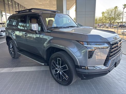 Used 2026 Lexus GX 550 AWD/4WD image 7