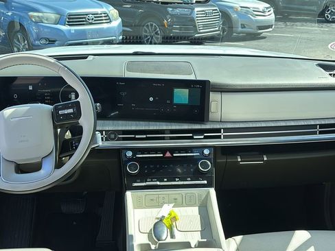 Used 2025 Hyundai Santa Fe Calligraphy image 12