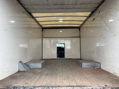 Used 2022 Ford E-350 and Econoline 350 Super Duty w/ Power Windows & Locks Group image 28