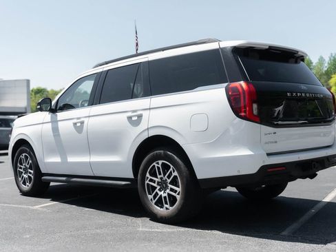 Used 2025 Ford Expedition Active image 7
