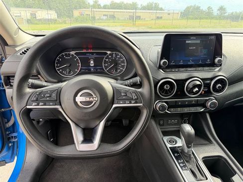 Used 2024 Nissan Sentra SV FWD image 10