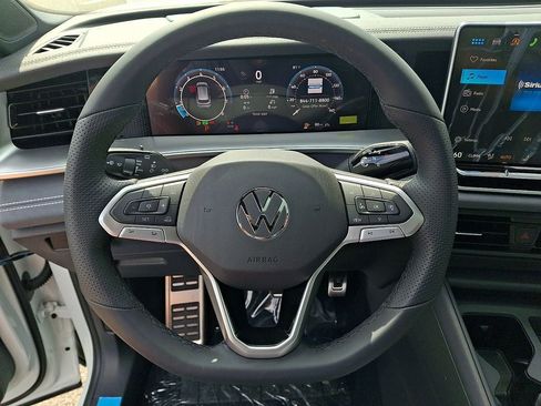 New 2026 Volkswagen Tiguan SE R-Line AWD/4WD image 14