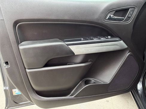 Used 2016 Chevrolet Colorado LT w/ LT Convenience Package image 11