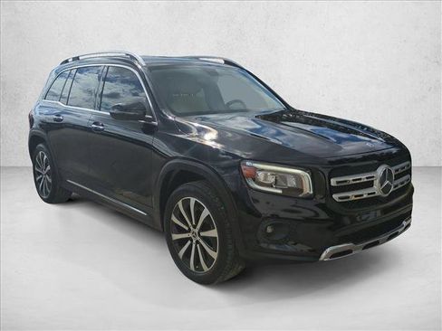 Used 2020 Mercedes-Benz GLB 250 w/ Premium Package image 3