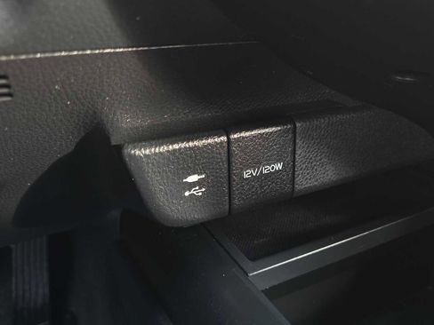 Used 2019 Toyota Camry LE image 34