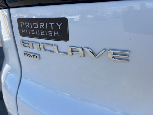 Used 2025 Buick Enclave Preferred AWD/4WD image 27