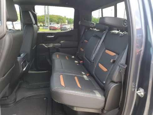 Used 2021 GMC Sierra 1500 AT4 w/ AT4 Value Package AWD/4WD image 5