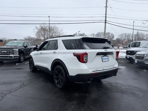 Certified 2024 Ford Explorer ST-Line w/ Class IV Trailer Tow Package image 4