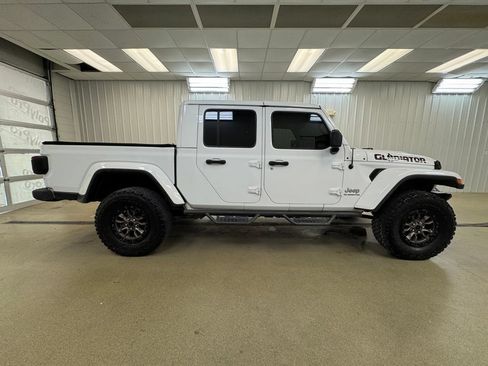 Used 2020 Jeep Gladiator Overland AWD/4WD image 5