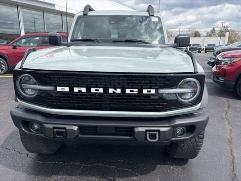 Used 2023 Ford Bronco Wildtrak image 2