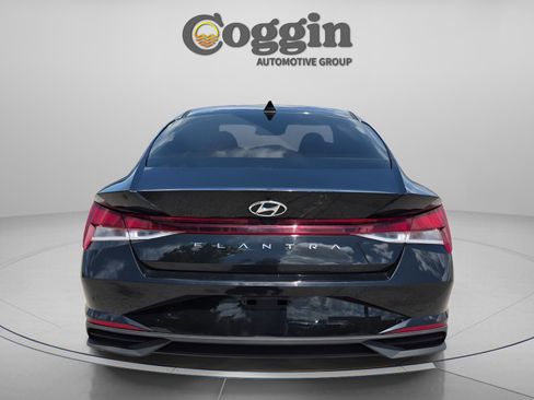 Used 2021 Hyundai Elantra SEL FWD image 5