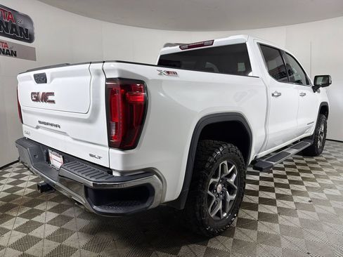 Used 2022 GMC Sierra 1500 SLT image 4