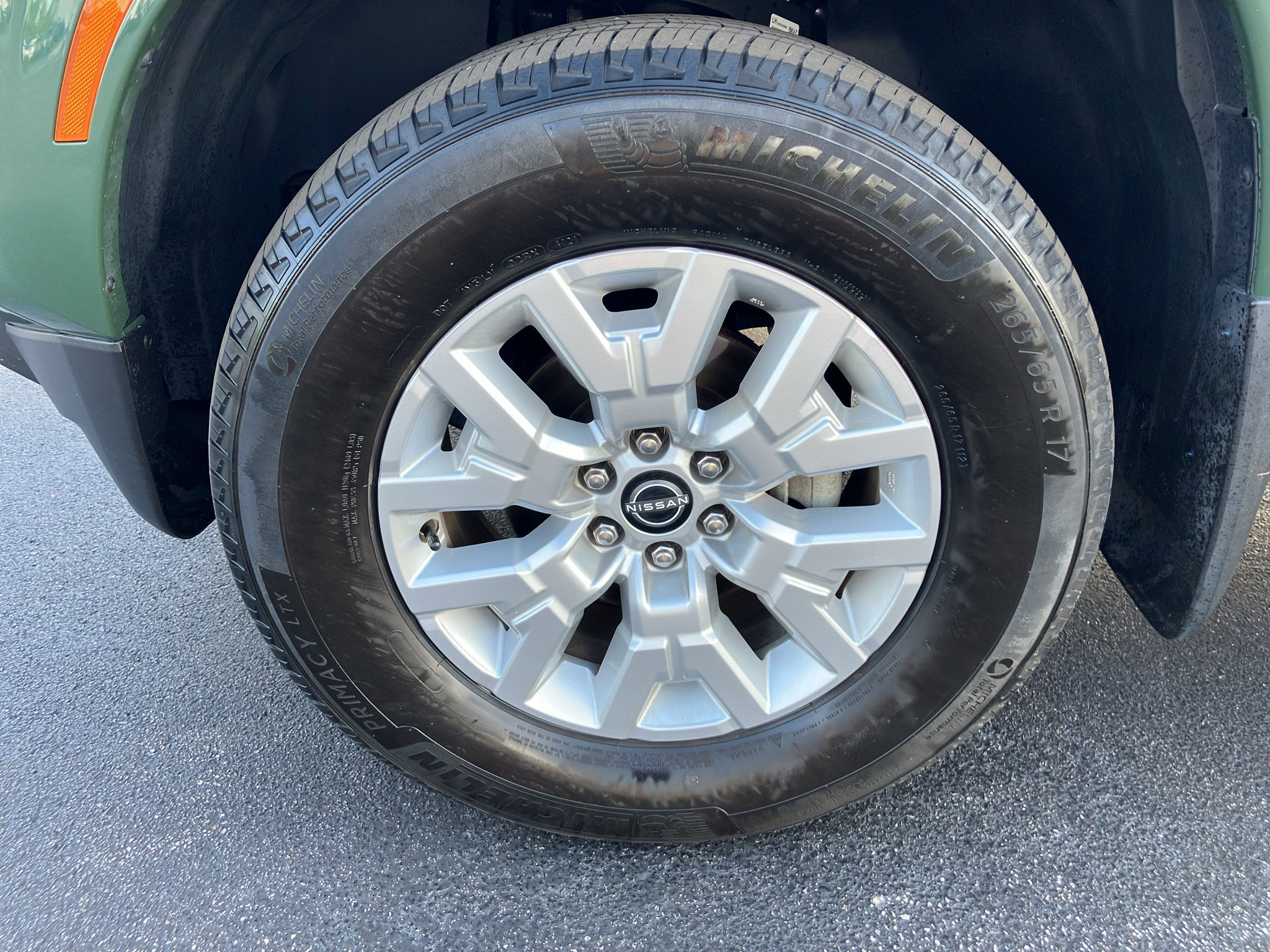 Used 2022 Nissan Frontier SV AWD/4WD image 13