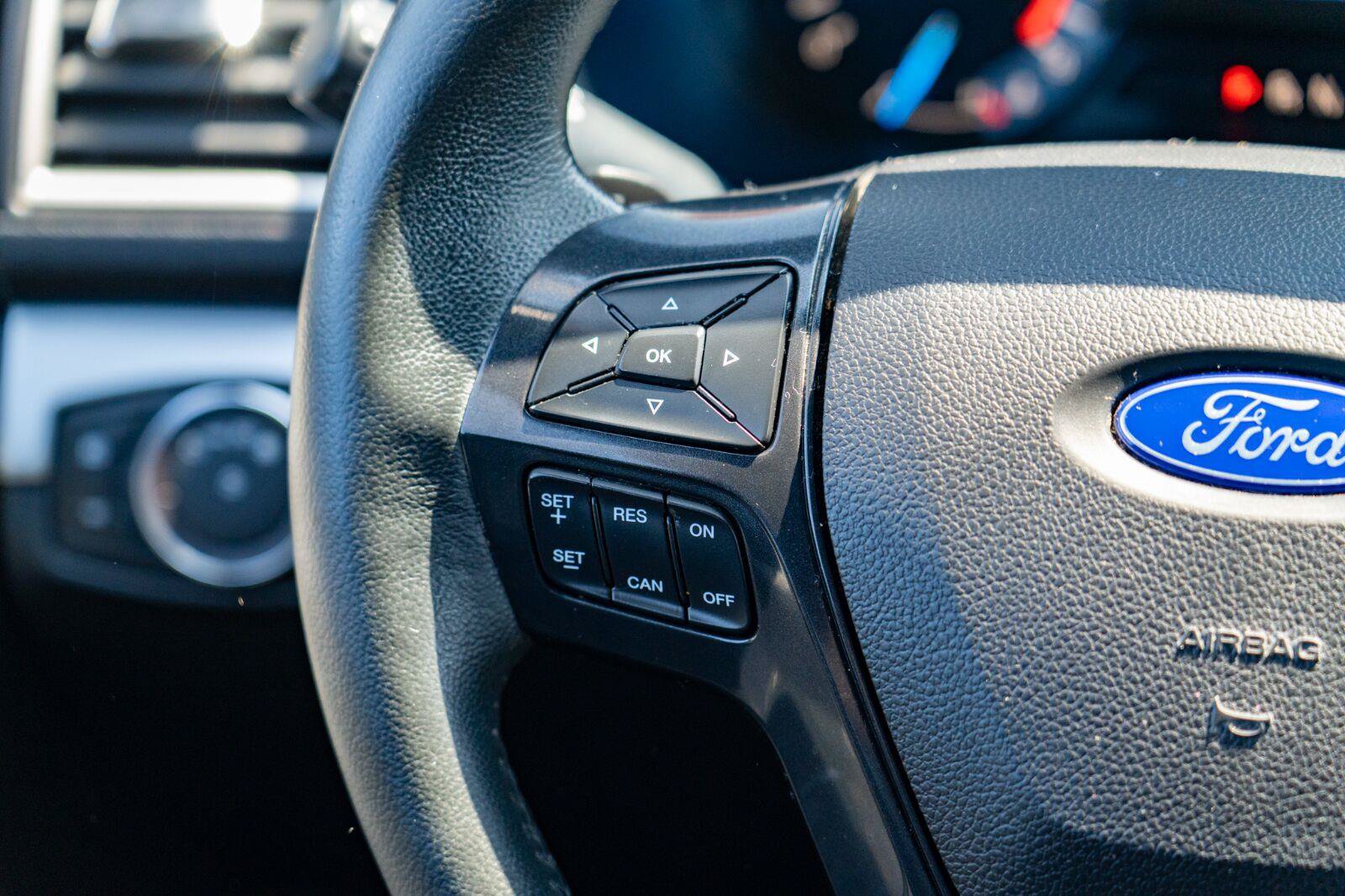 Used 2017 Ford Explorer XLT FWD image 20