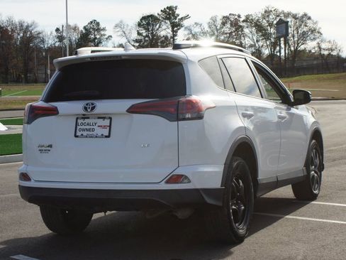 Used 2016 Toyota RAV4 LE image 11