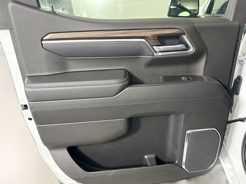 Used 2025 Chevrolet Silverado 1500 LT image 26