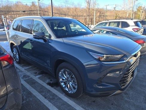 Used 2024 Toyota Grand Highlander Platinum image 13