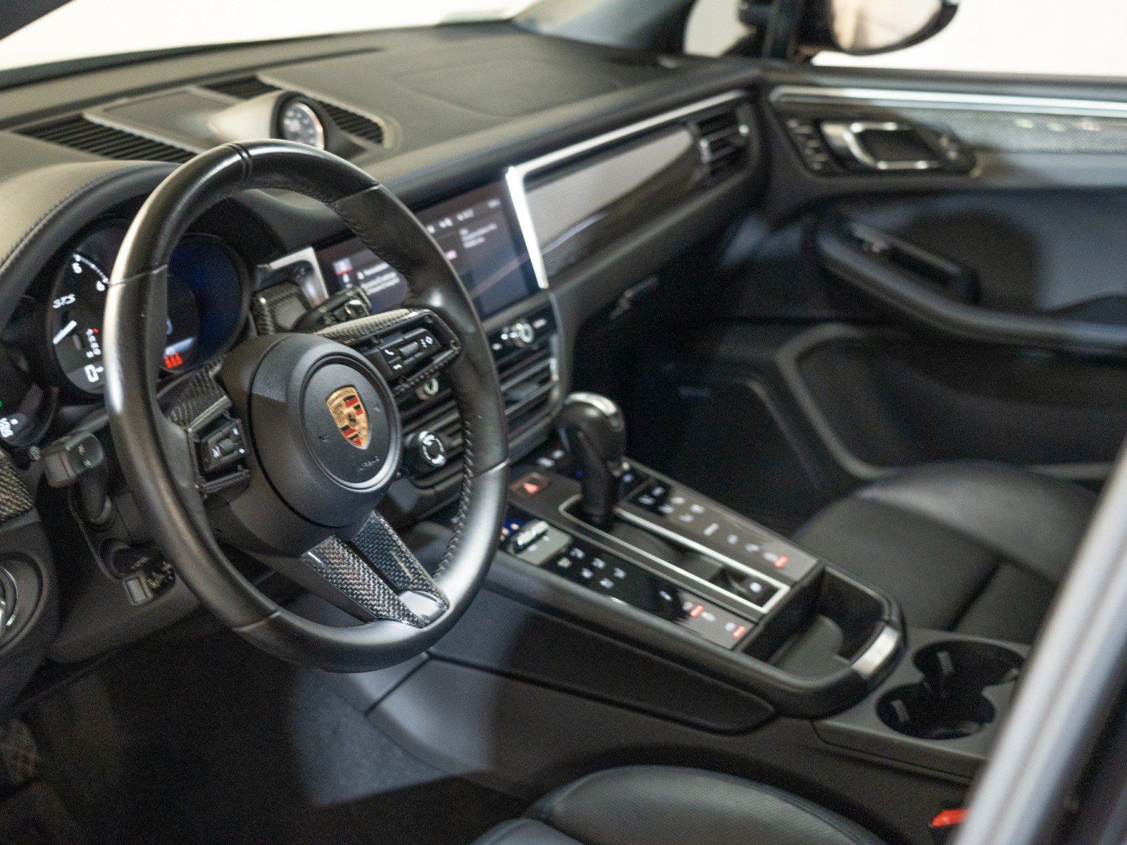 Used 2024 Porsche Macan GTS AWD/4WD image 15