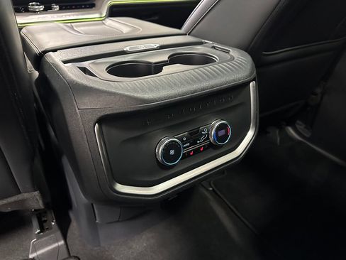 Used 2025 Ford Expedition Platinum AWD/4WD image 44