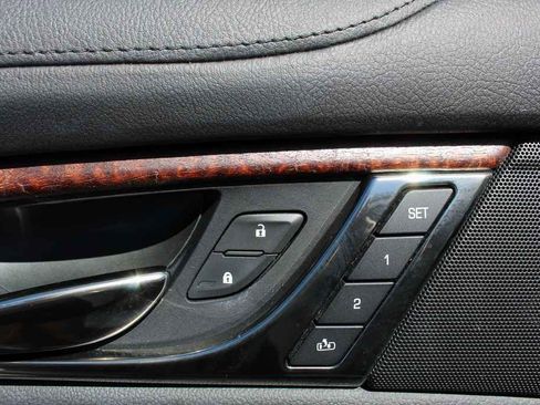 Used 2019 Cadillac CTS Luxury RWD image 12