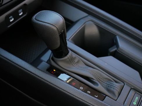 Certified 2025 Honda Accord LX image 24