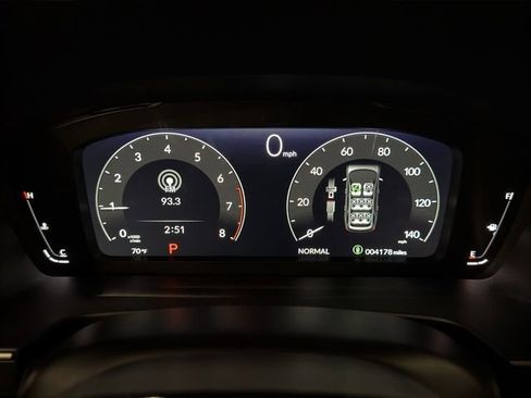 Used 2025 Honda Pilot Elite image 23