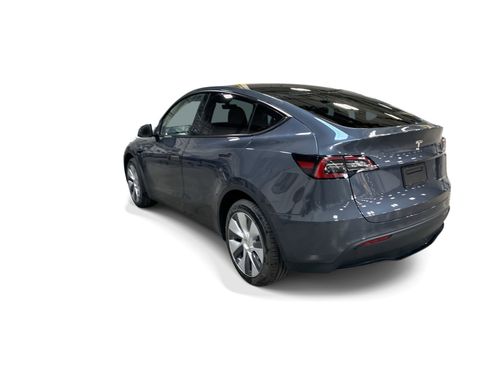 Certified 2023 Tesla Model Y AWD image 4