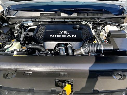 Used 2025 Nissan Armada PRO-4X image 11