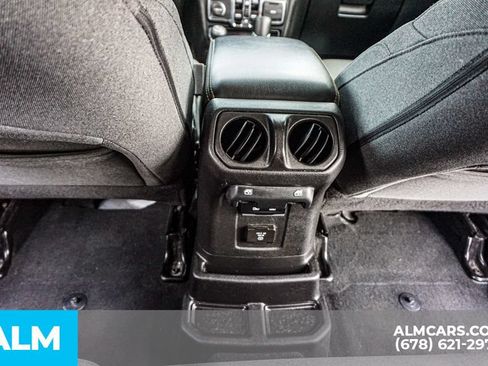 Used 2024 Jeep Wrangler Unlimited Sahara AWD/4WD image 32