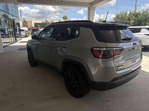 Used 2023 Jeep Compass Latitude w/ Sun and Sound Group AWD/4WD image 6