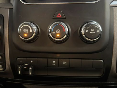 Used 2014 RAM 1500 Express AWD/4WD image 16