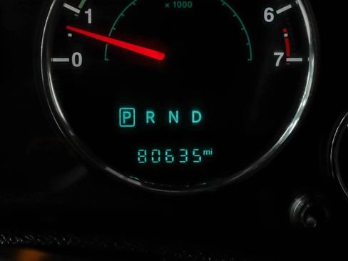 Used 2015 Jeep Wrangler Unlimited Rubicon w/ Connectivity Group AWD/4WD image 57